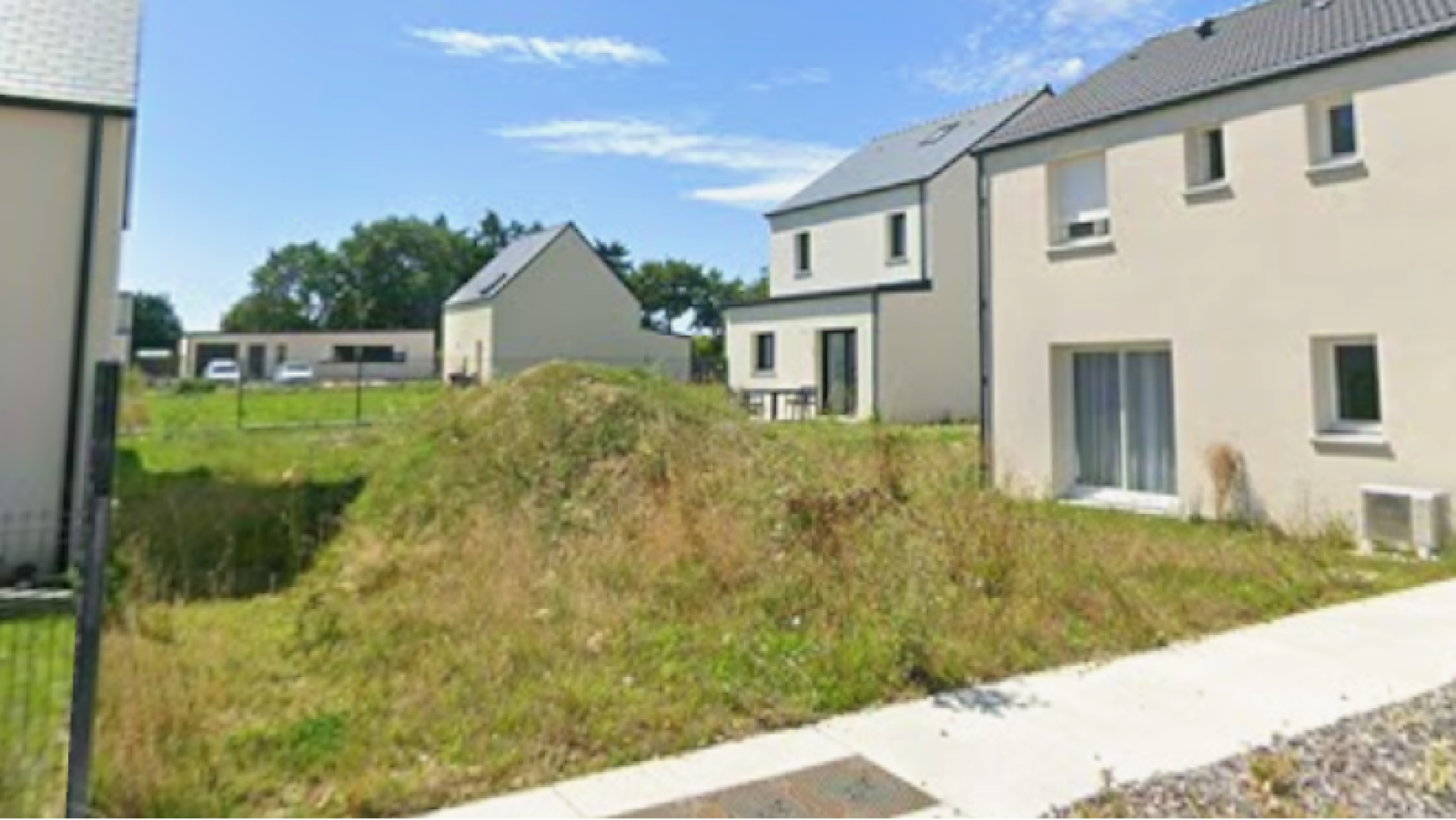 Terrain constructible de 269m2 à Montreuil-sur-Ille/ image 1