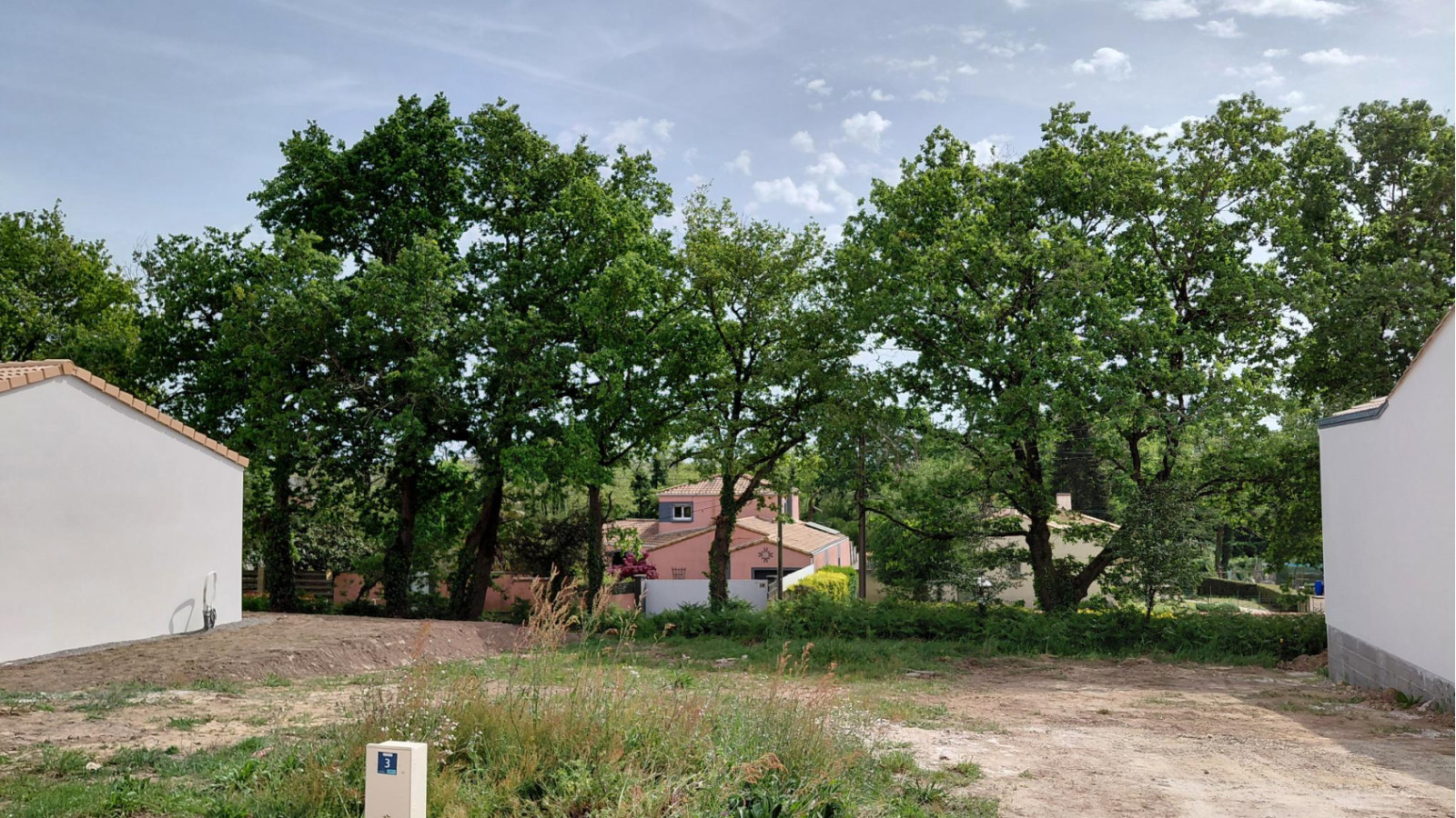 Terrain constructible de 360m2 à Pouzauges/ image 1