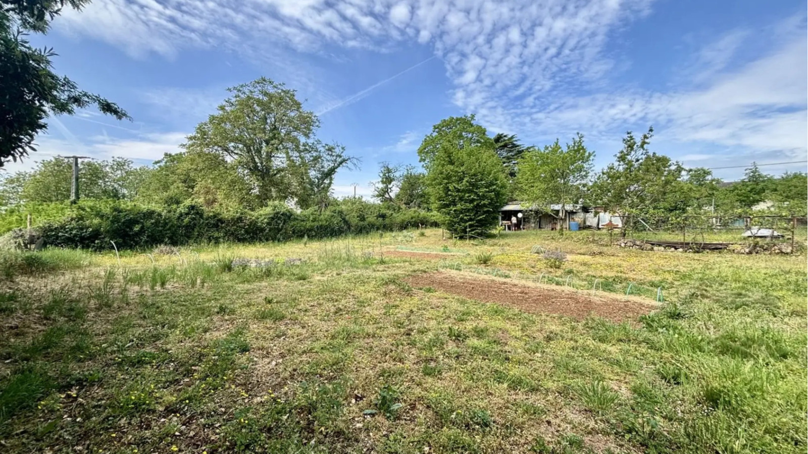 Terrain constructible de 2685m2 à Poitiers/ image 1