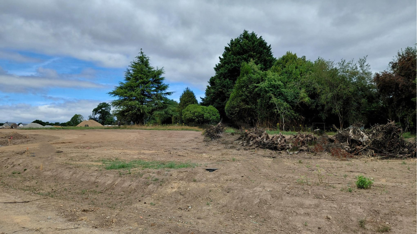 Terrain constructible de 358m2 à Pont-Scorff/ image 1
