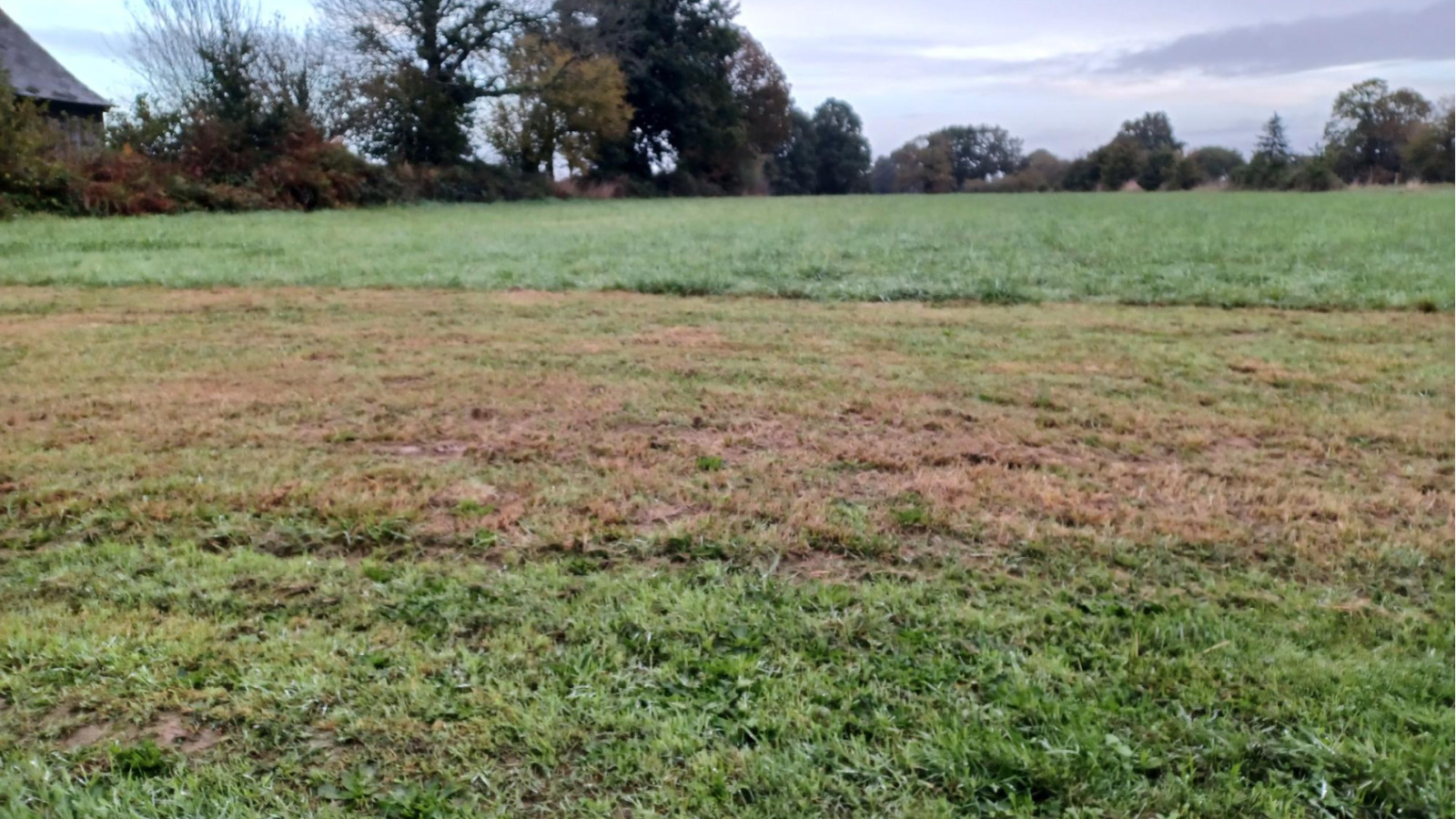 Terrain constructible de 563m2 à Bonnemain/ image 1