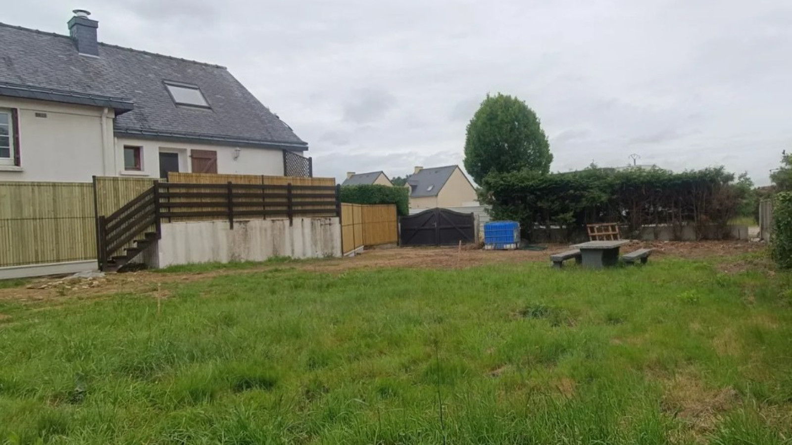 Terrain constructible de 305m2 à Ploeren/ image 1