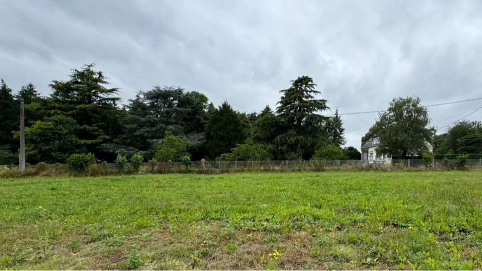 Terrain constructible de 610m2 à Brandivy/ image 1