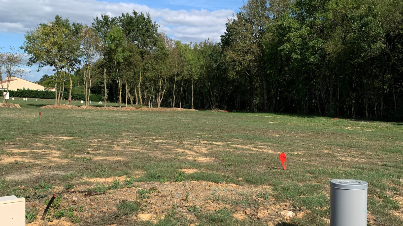 Terrain constructible de 393m2 à Commequiers/ image 1
