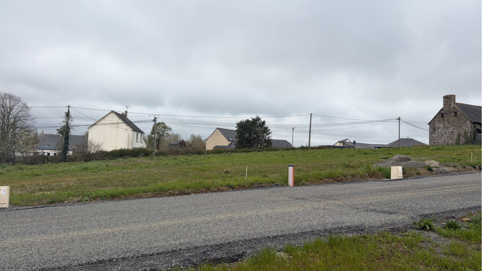 Terrain constructible de 509m2 à Baguer-Pican/ image 1