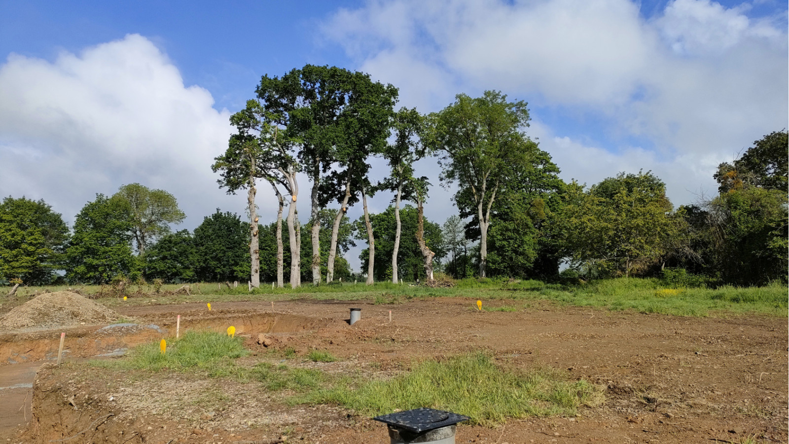 Terrain constructible de 453m2 à Bréal-sous-Montfort/ image 1
