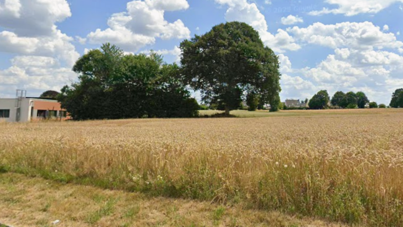 Terrain constructible de 338m2 à Tinténiac/ image 1