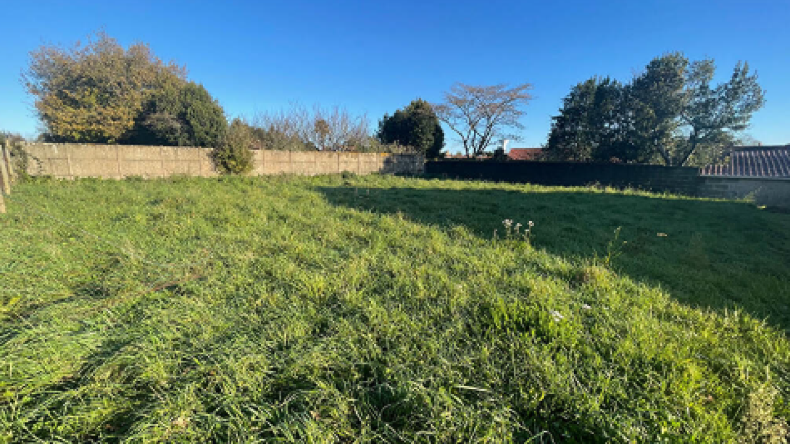 Terrain constructible de 396m2 à Montaigu-Vendée/ image 1