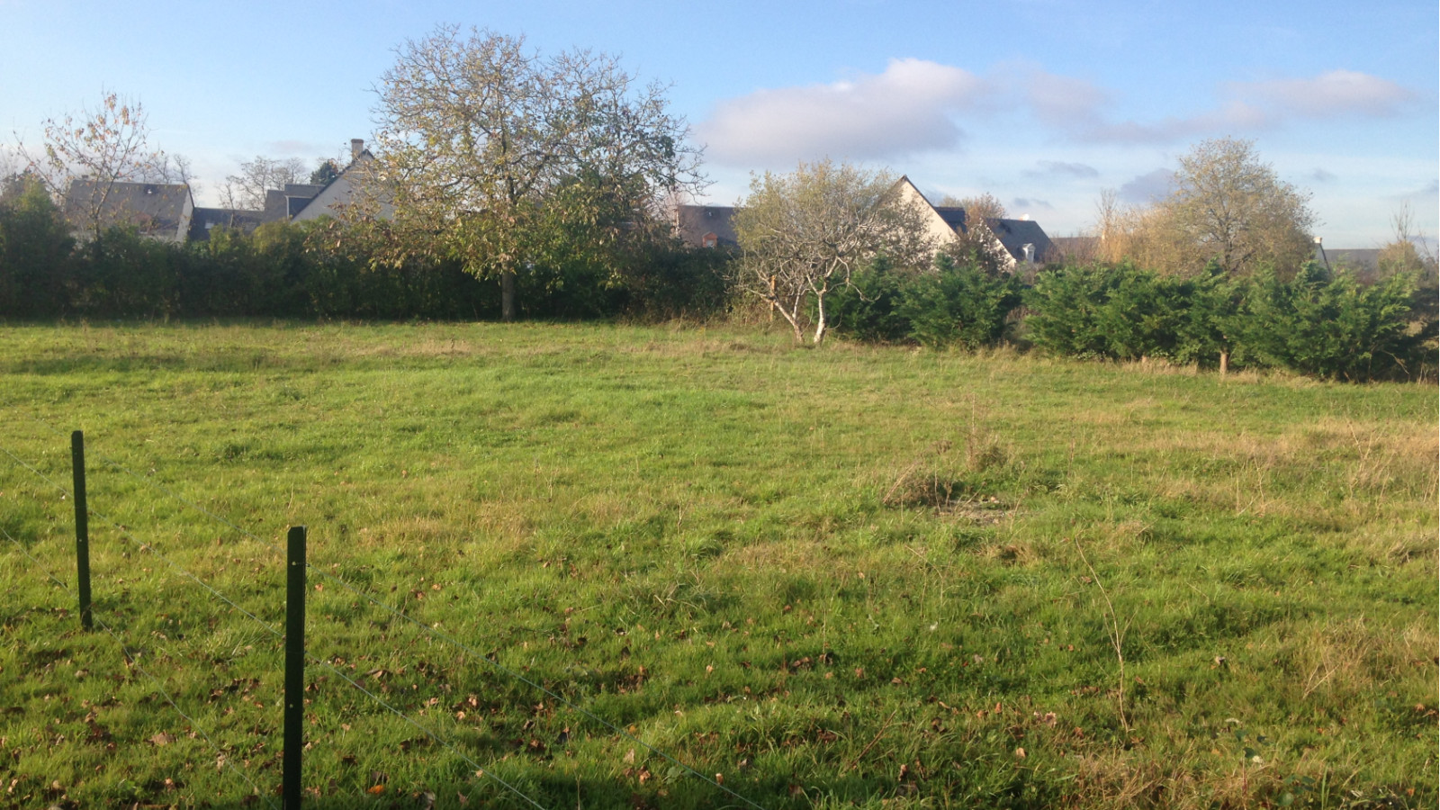 Terrain constructible de 420m2 à Cinq-Mars-la-Pile/ image 1
