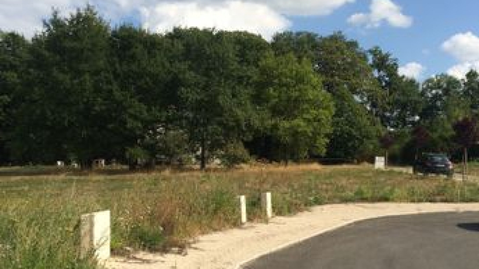 Terrain constructible de 735m2 à Ousson-sur-Loire/ image 1