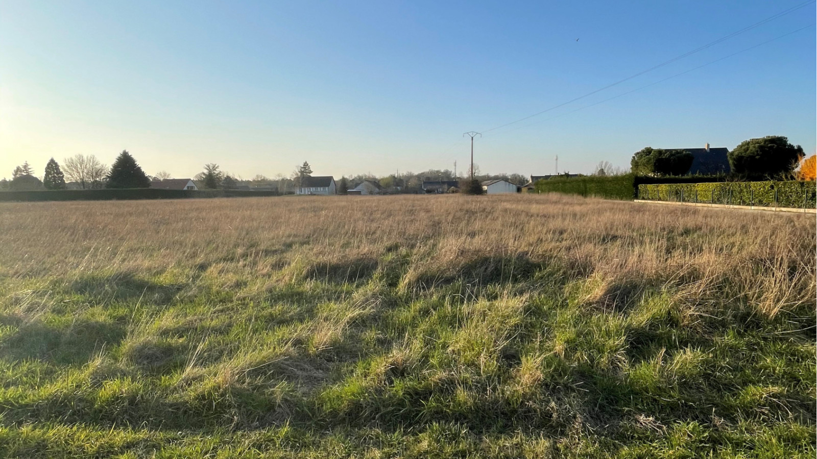 Terrain constructible de 433m2 à Ferrière-sur-Beaulieu/ image 1