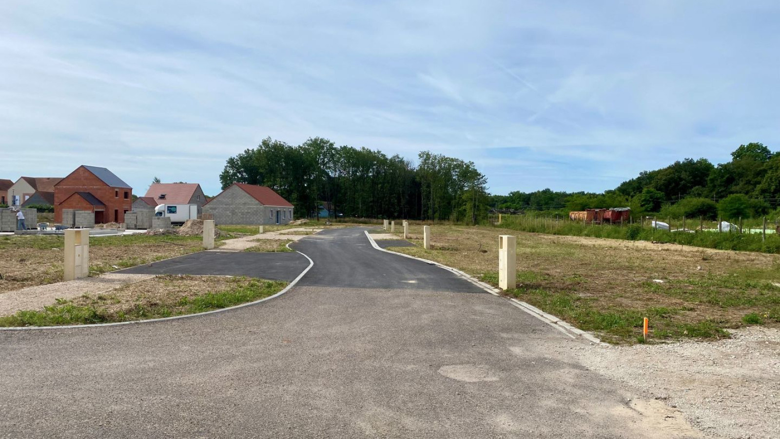 Terrain constructible de 263m2 à La Ferté-Saint-Aubin/ image 1