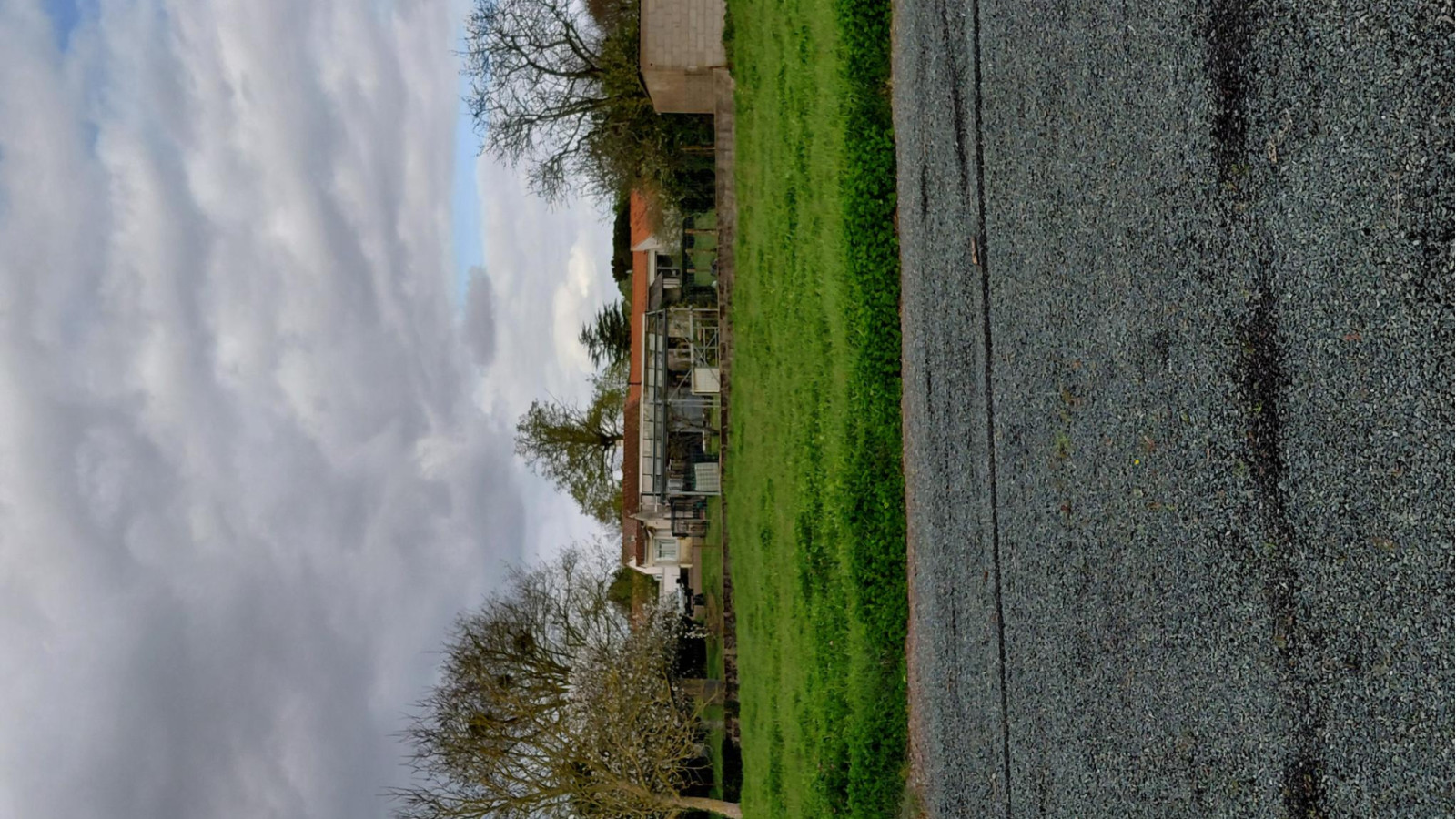 Terrain constructible de 374m2 à Saint-Hilaire-la-Forêt/ image 1