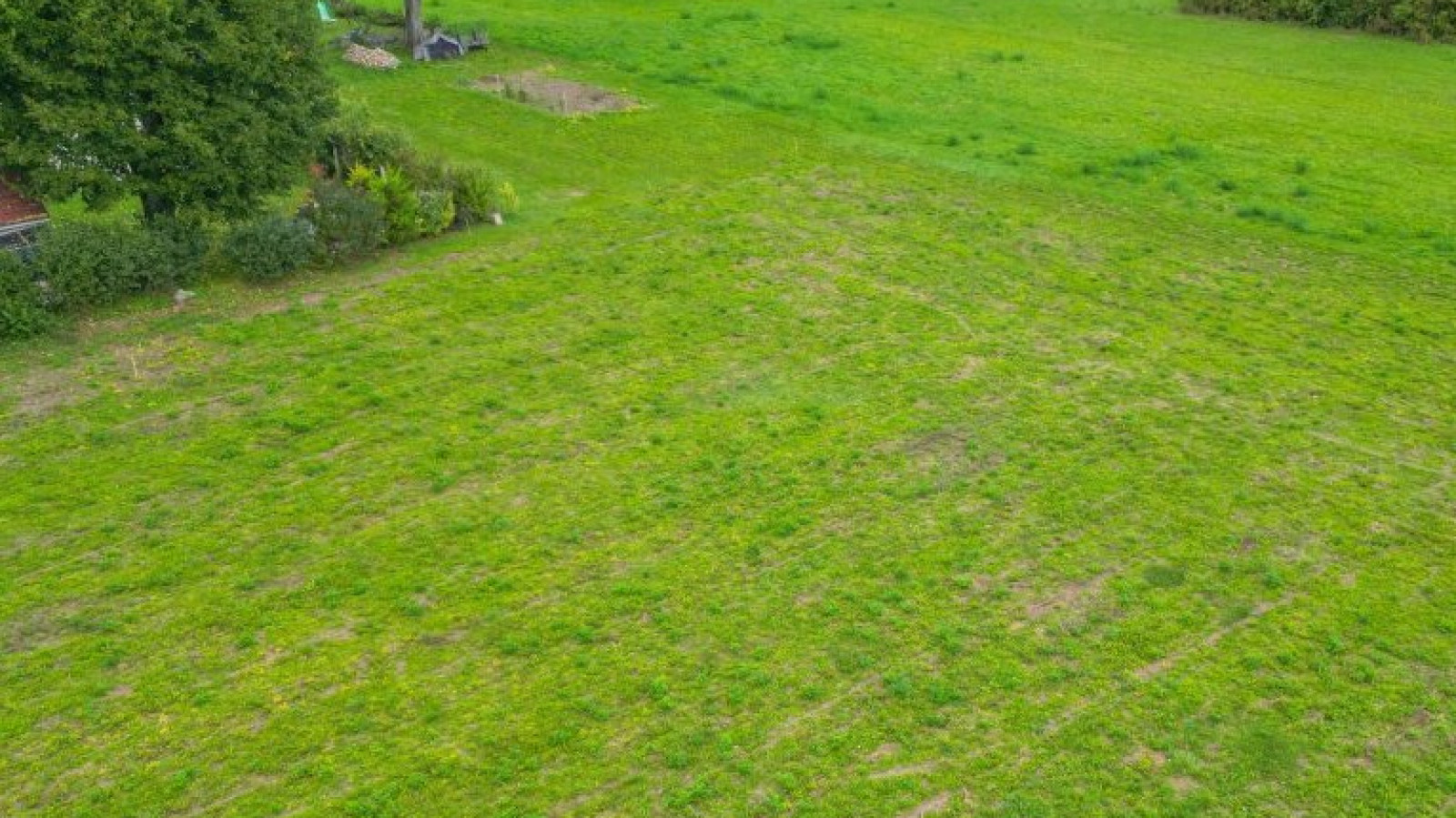 Terrain constructible de 1087m2 à Lux/ image 1