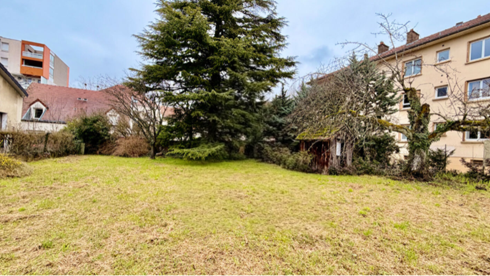 Terrain constructible de 550m2 à Dijon/ image 1
