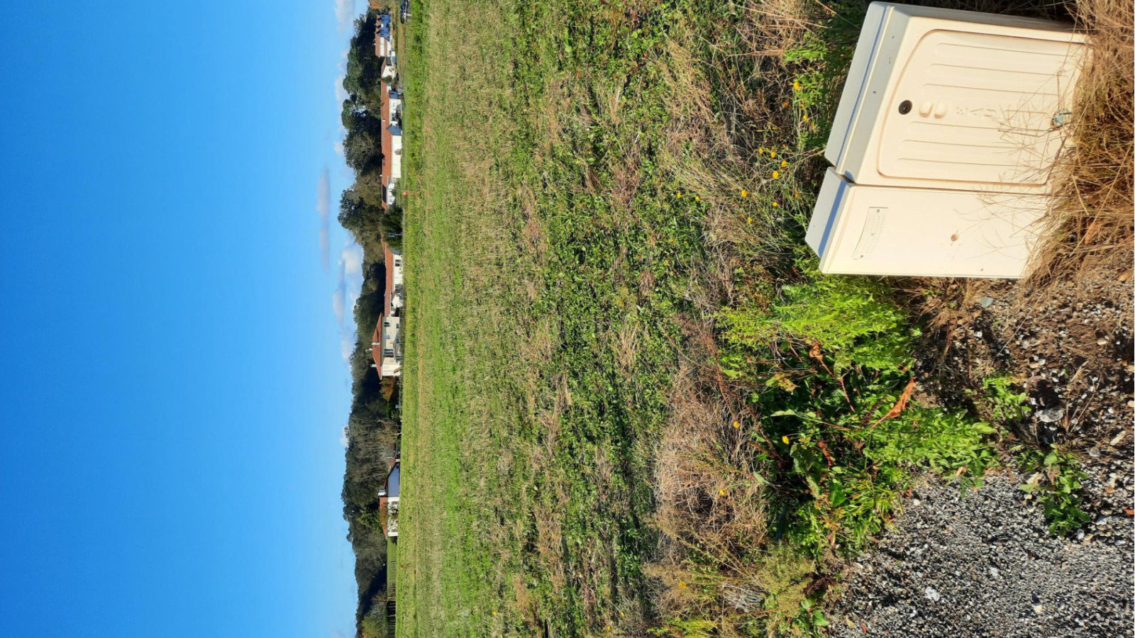 Terrain constructible de 1000m2 à Hinx/ image 1