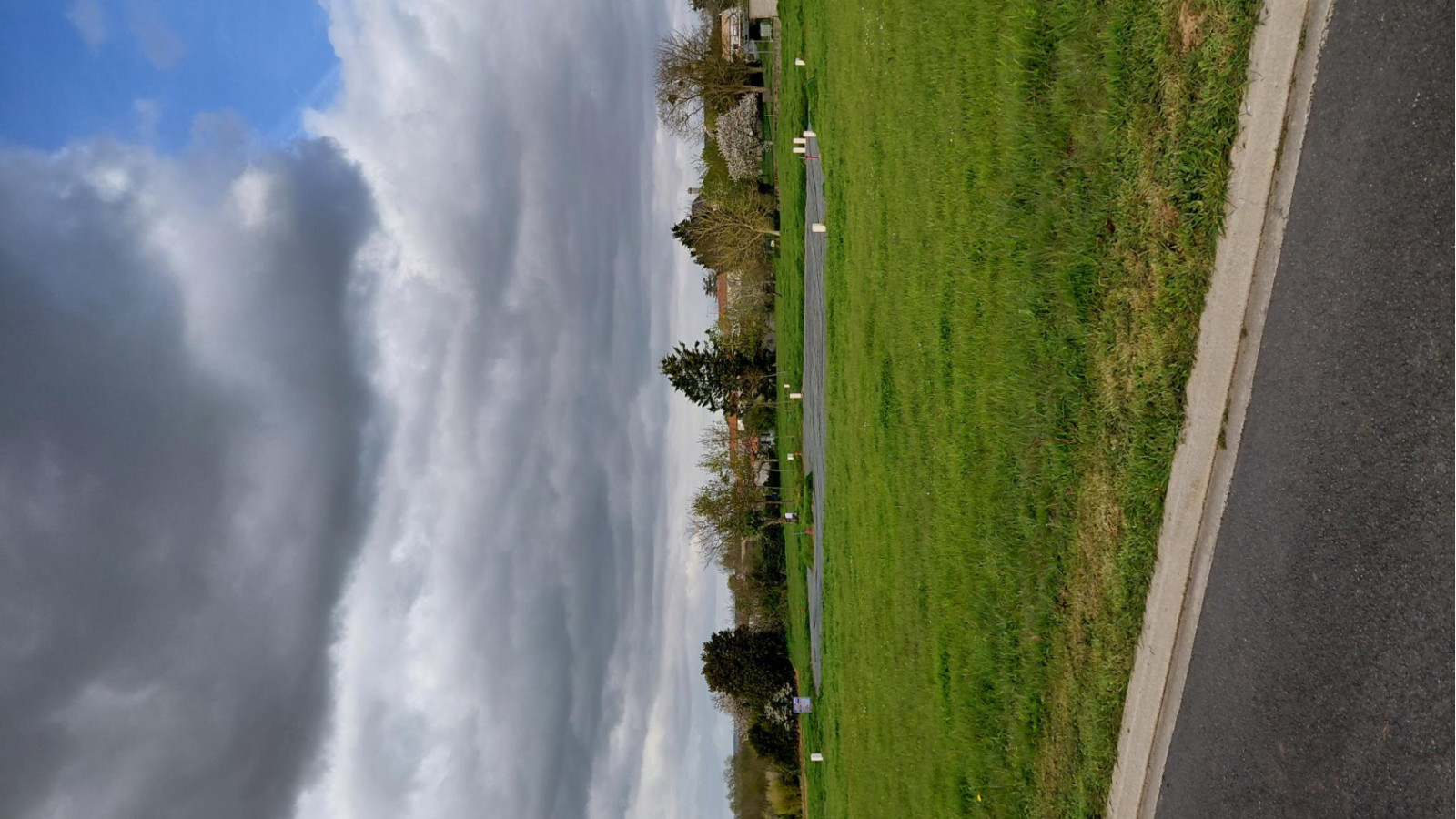 Terrain constructible de 380m2 à Le Poiré-sur-Vie/ image 1