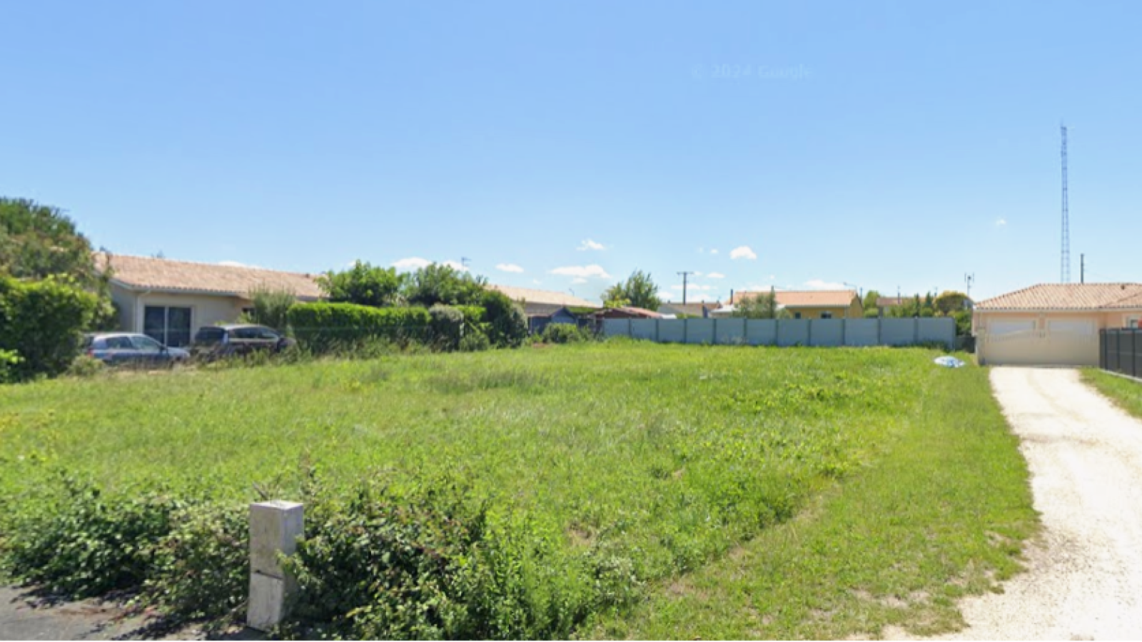 Terrain constructible de 560m2 à La Sauve/ image 1