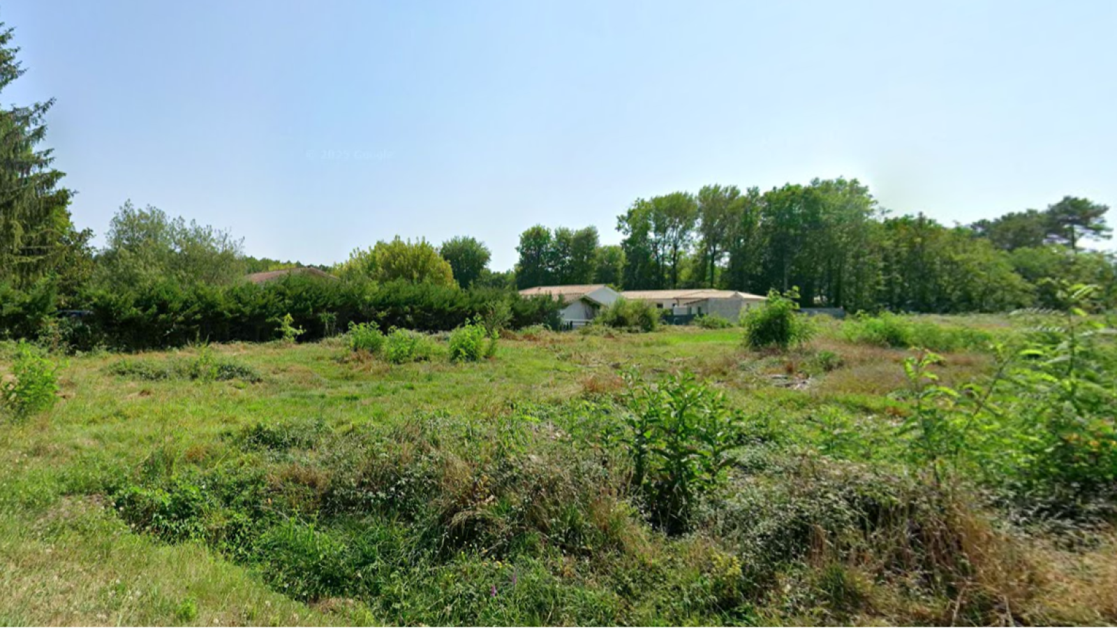 Terrain constructible de 477m2 à Salles/ image 1