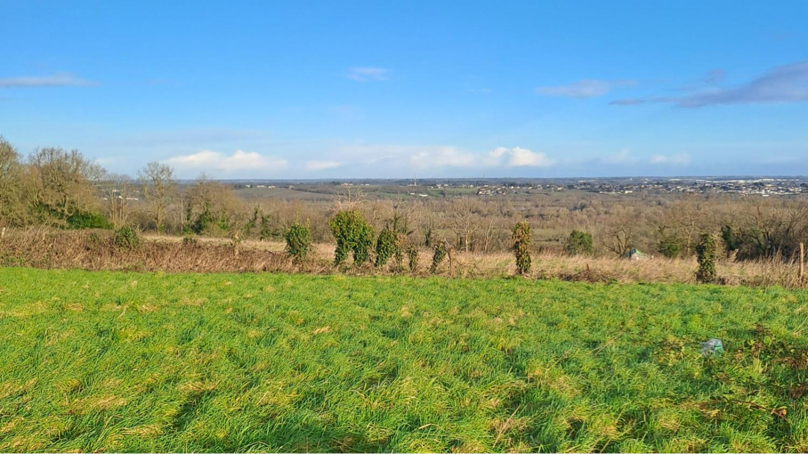 Terrain constructible de 426m2 à Les Garennes sur Loire/ image 1