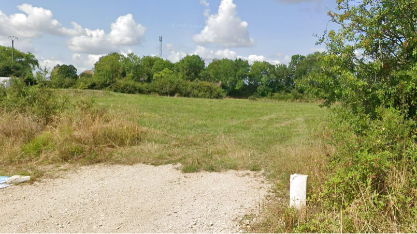 Terrain constructible de 957m2 à Semur-en-Auxois/ image 1