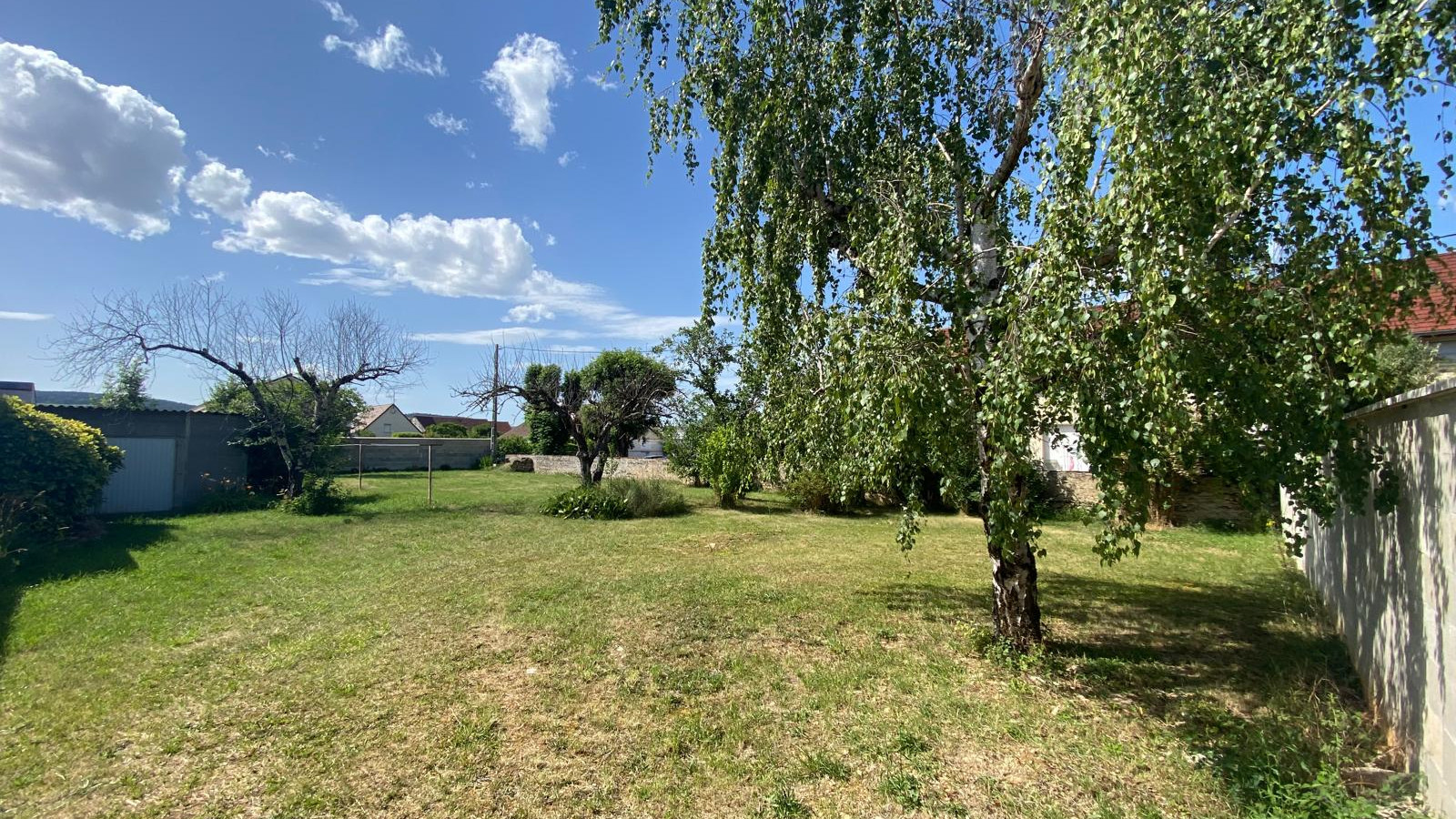 Terrain constructible de 840m2 à Beaune/ image 1