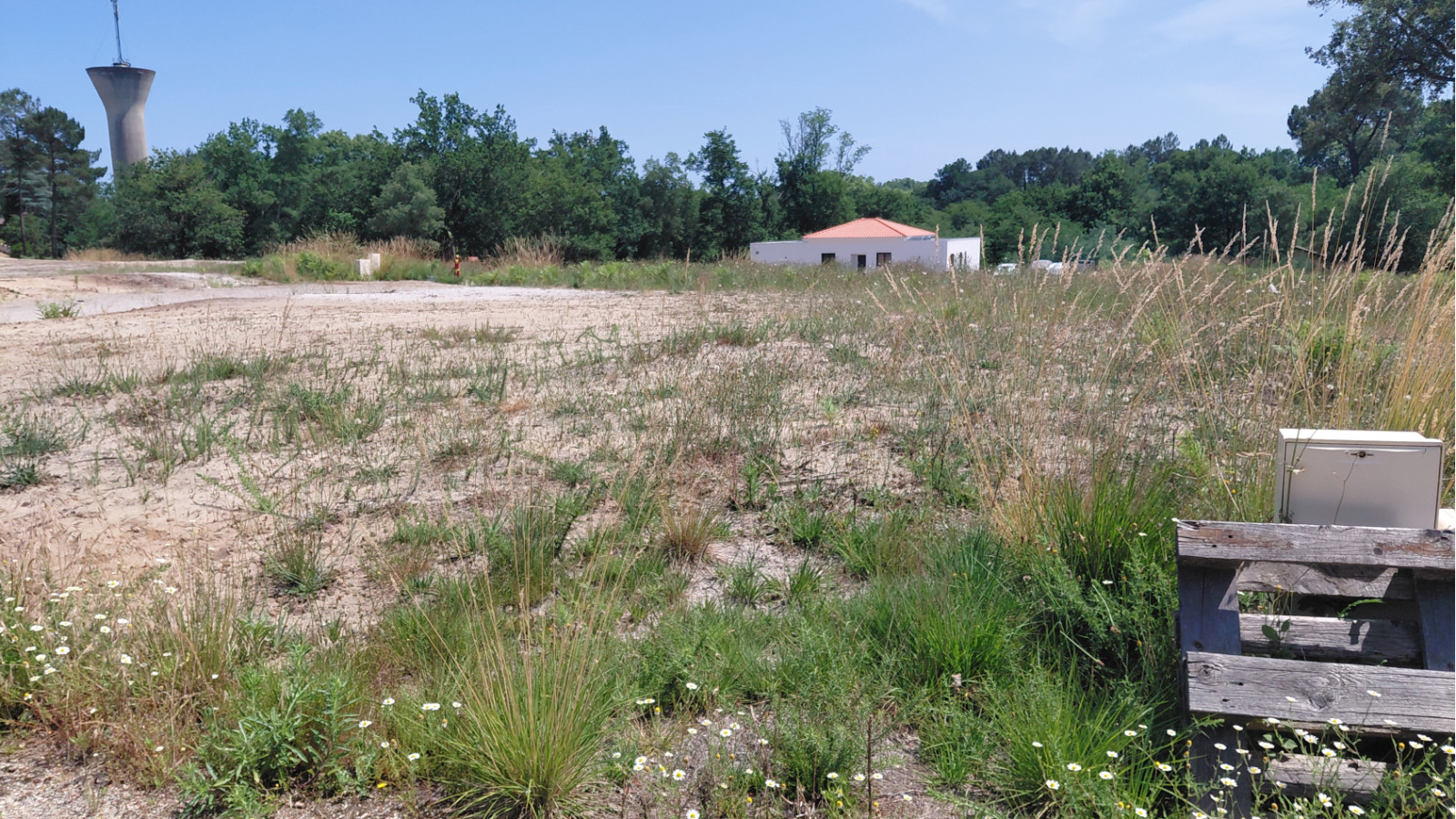 Terrain constructible de 745m2 à Castets/ image 1