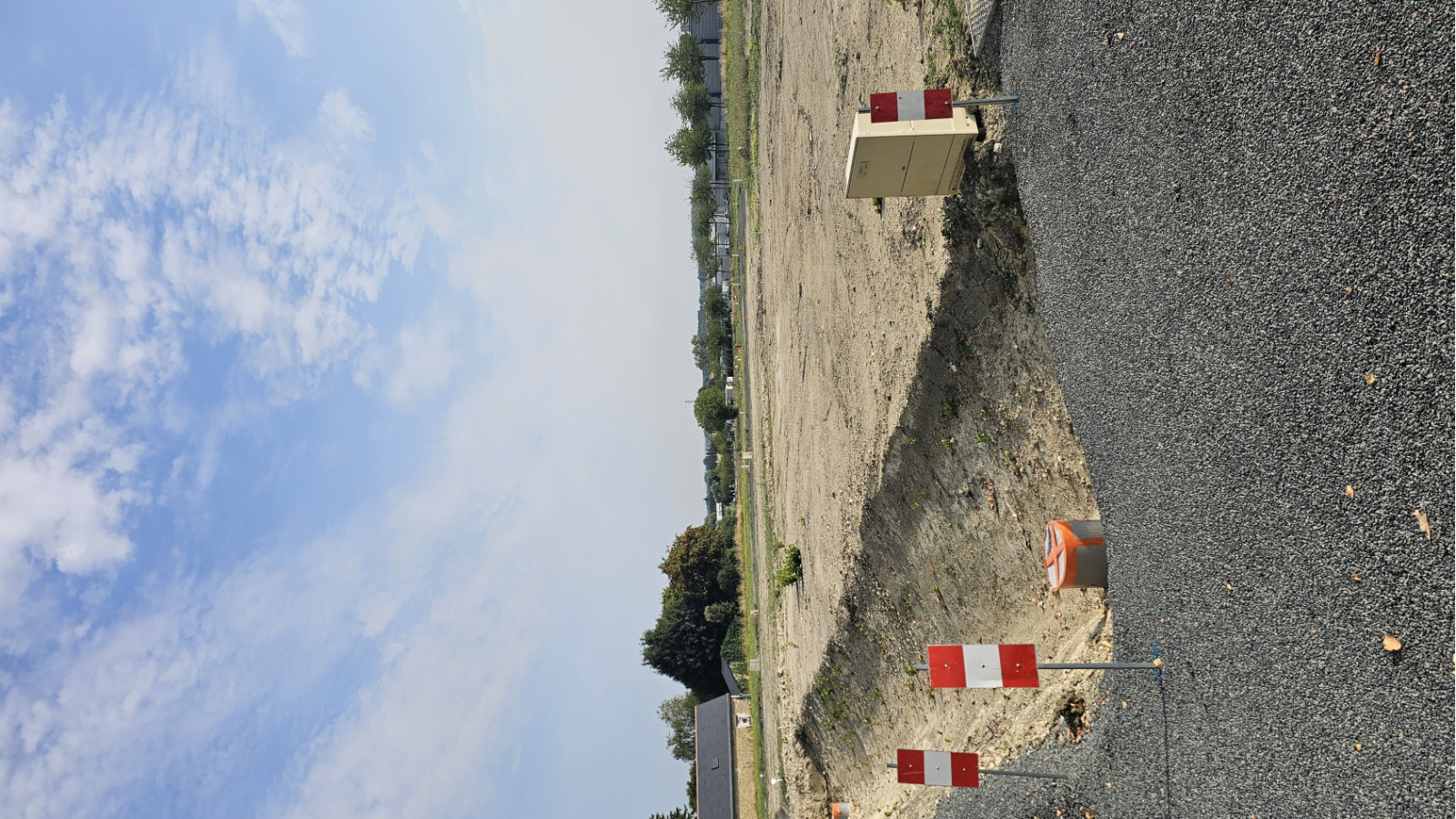 Terrain constructible de 311m2 à Longué-Jumelles/ image 1