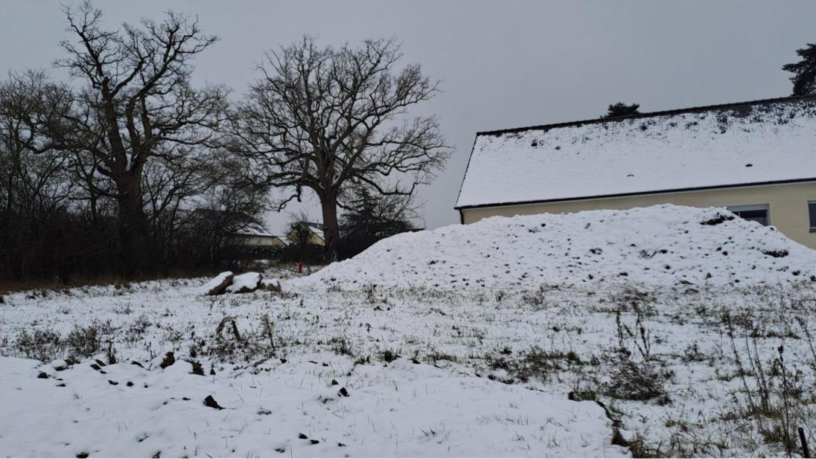 Terrain constructible de 497m2 à Soulaire-et-Bourg/ image 1