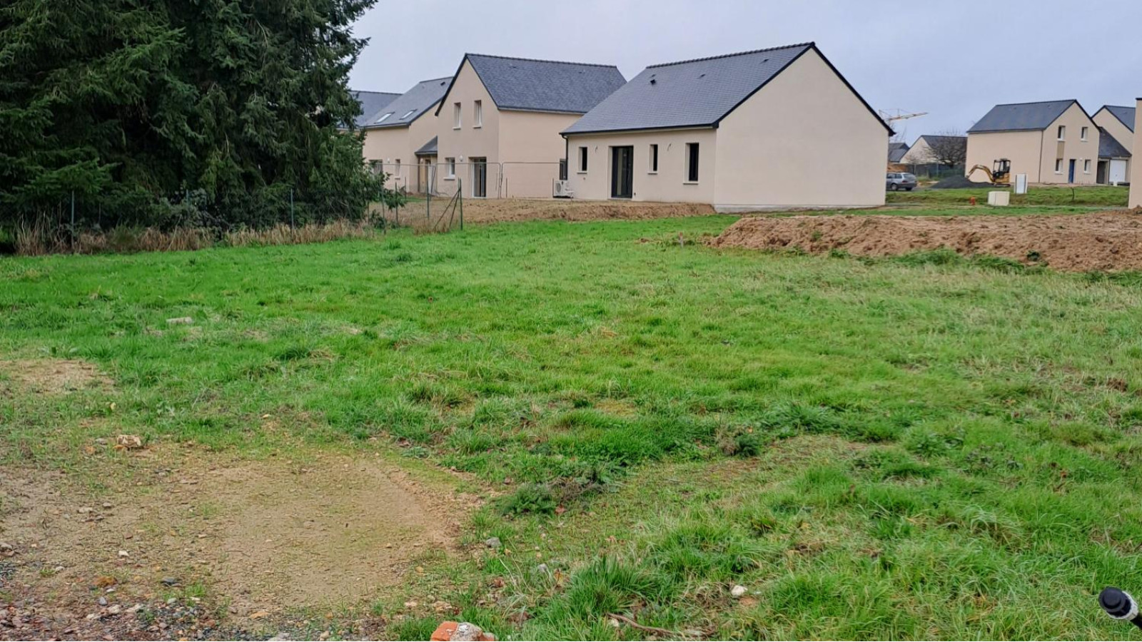 Terrain constructible de 440m2 à Candé/ image 1
