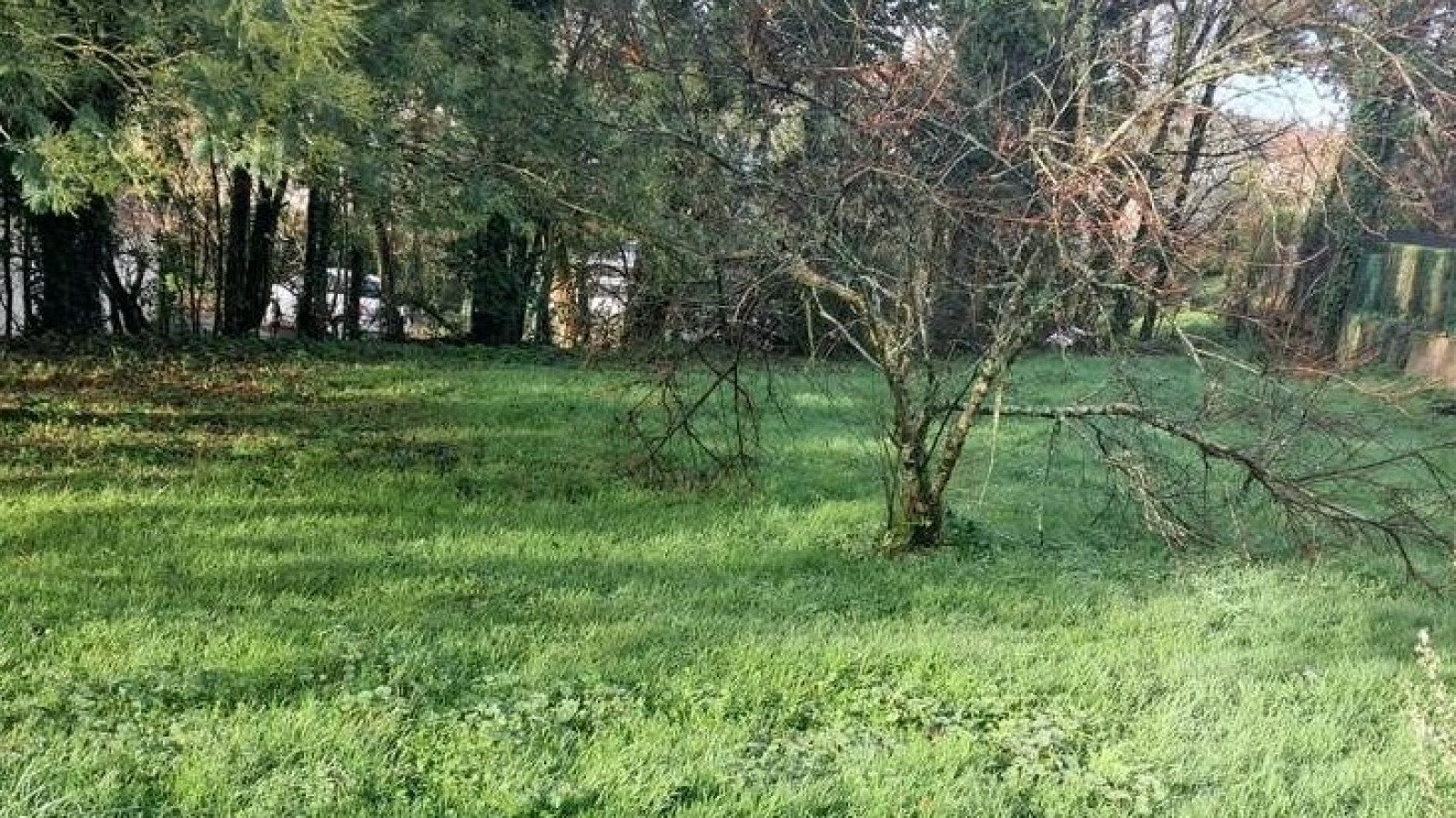 Terrain constructible de 377m2 à Auray/ image 1