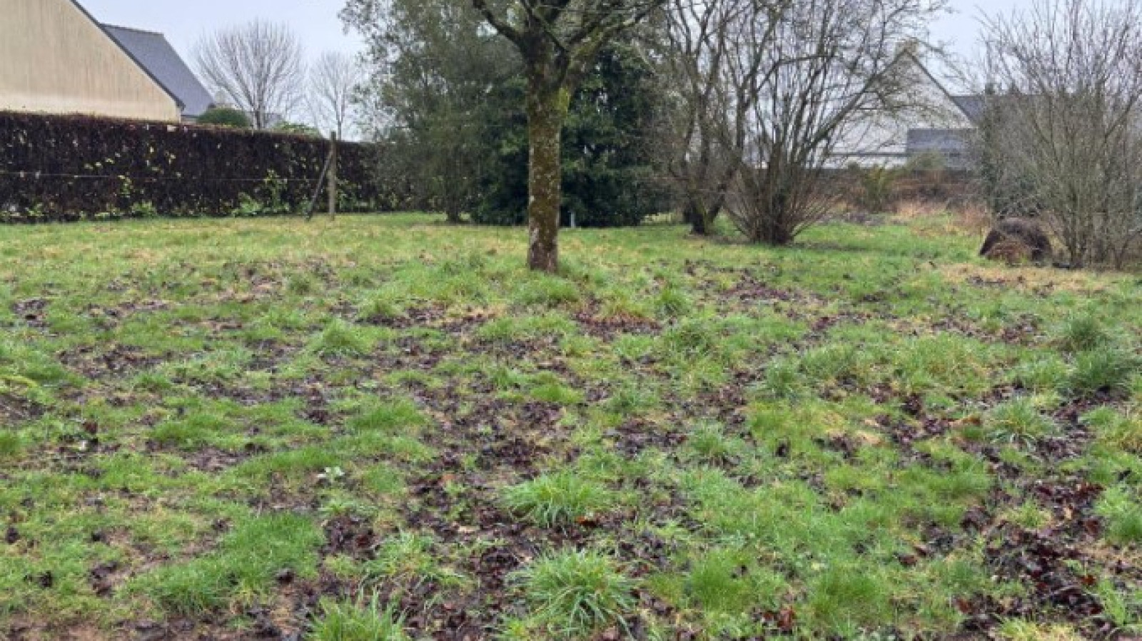 Terrain constructible de 460m2 à Gourhel/ image 1
