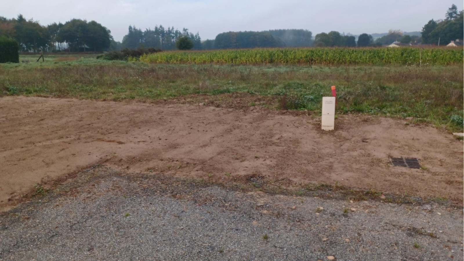 Terrain constructible de 332m2 à Bréal-sous-Montfort/ image 1