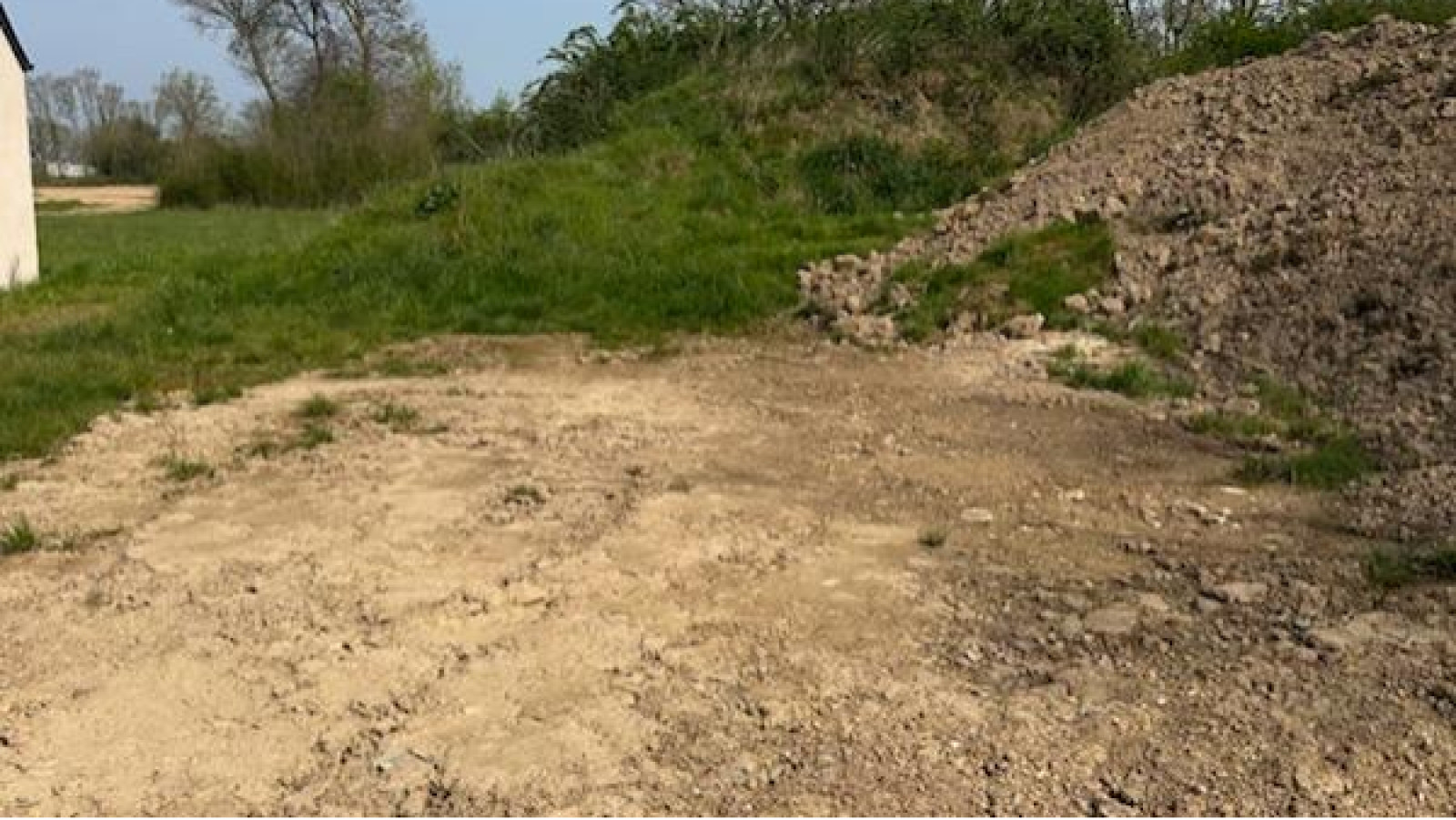 Terrain constructible de 360m2 à Segré-en-Anjou Bleu/ image 1