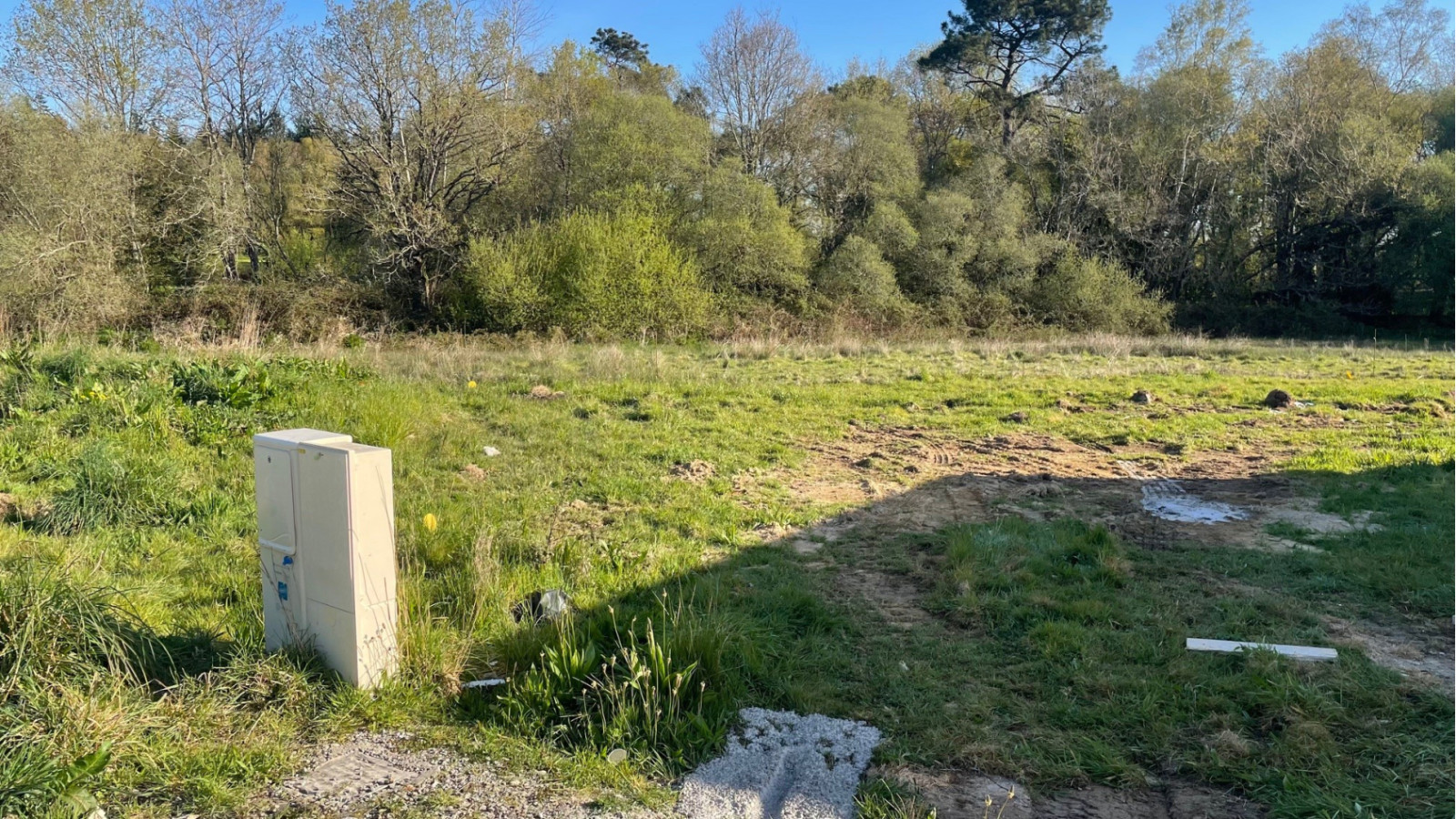 Terrain constructible de 405m2 à Locmiquélic/ image 1