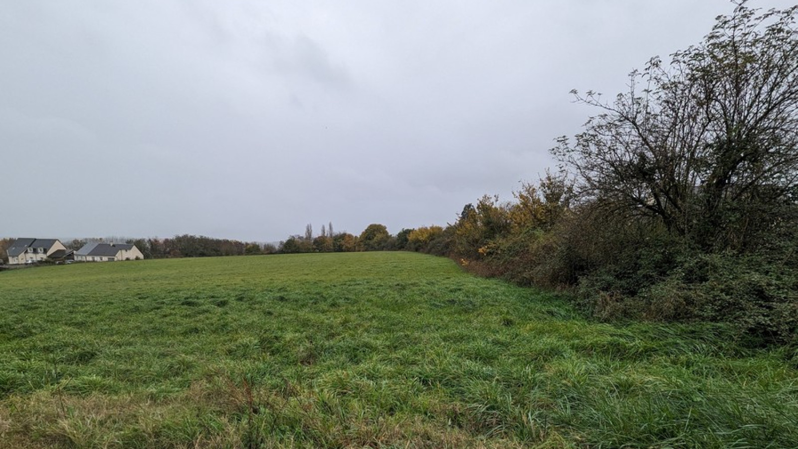 Terrain constructible de 410m2 à Sorigny/ image 1