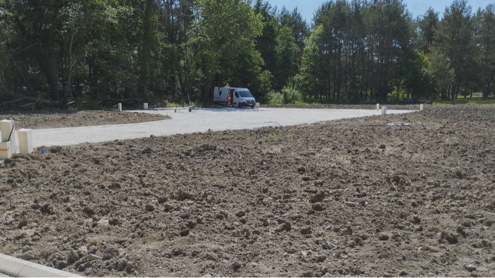 Terrain constructible de 657m2 à Saint-Lyé-la-Forêt/ image 1
