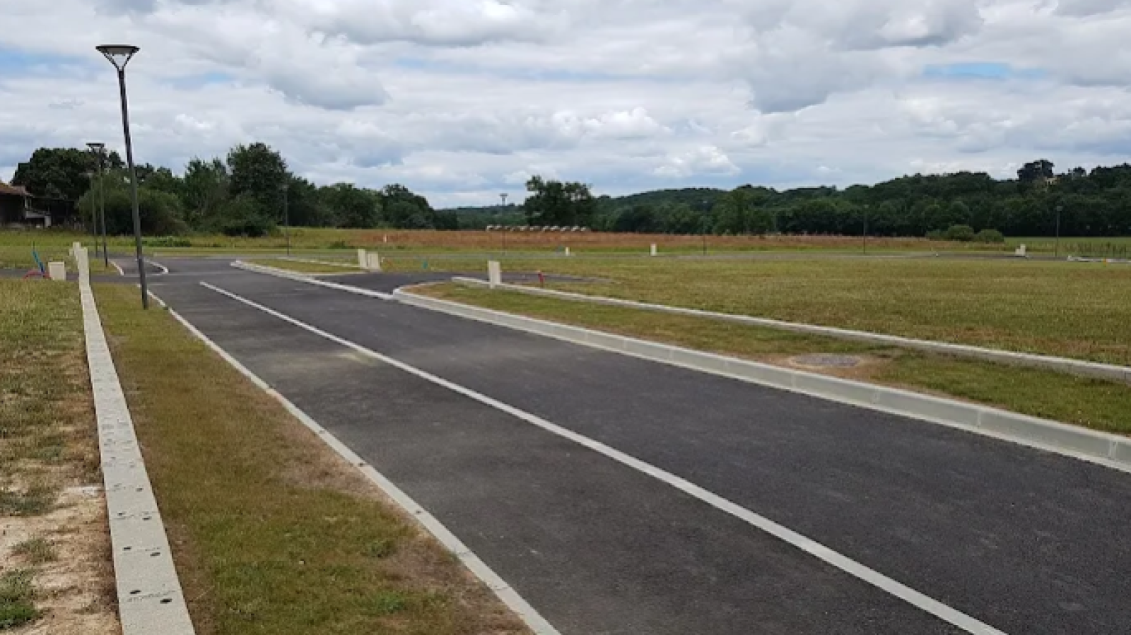 Terrain constructible de 548m2 à Meung-sur-Loire/ image 1