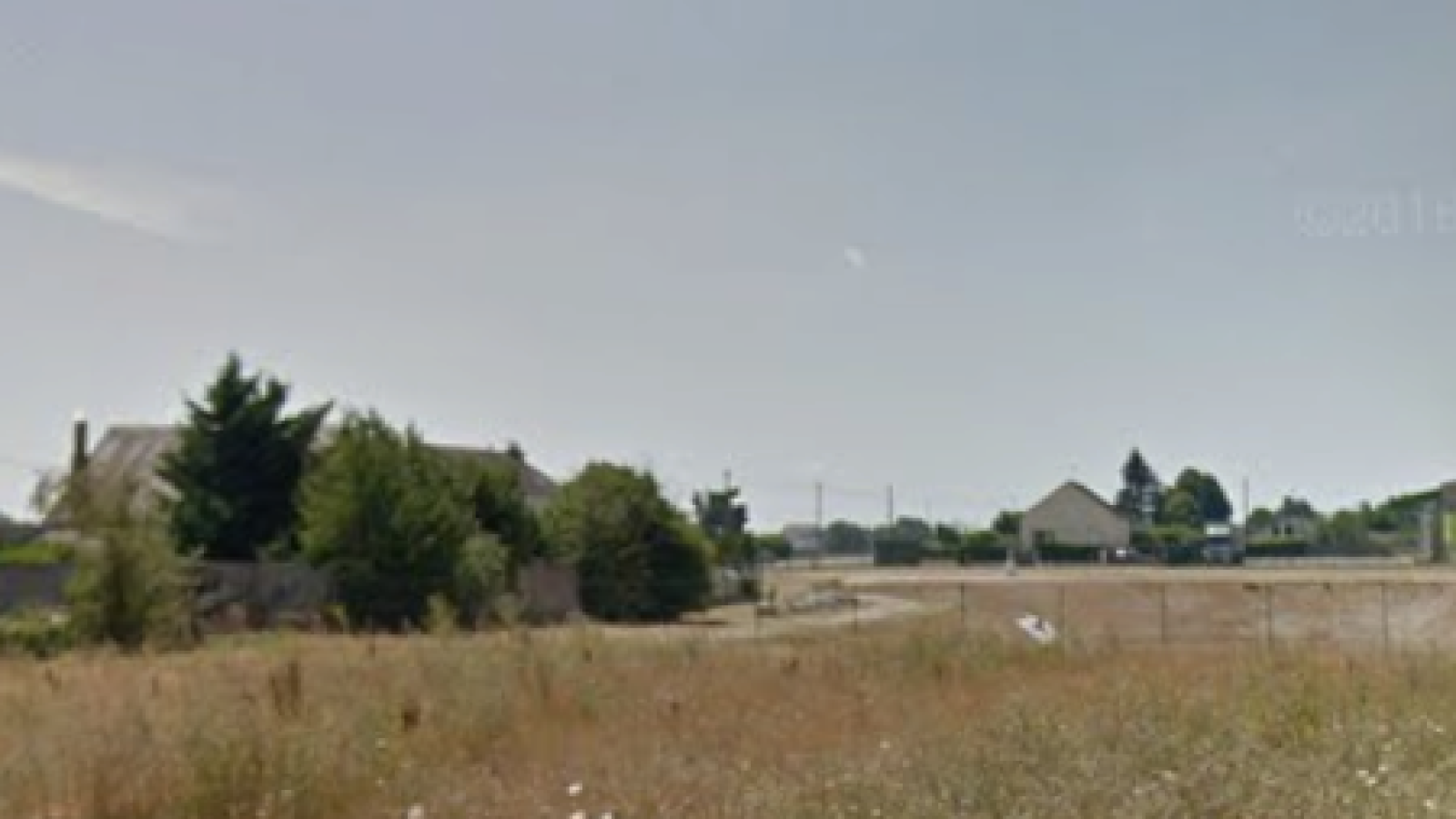 Terrain constructible de 425m2 à Baule/ image 1