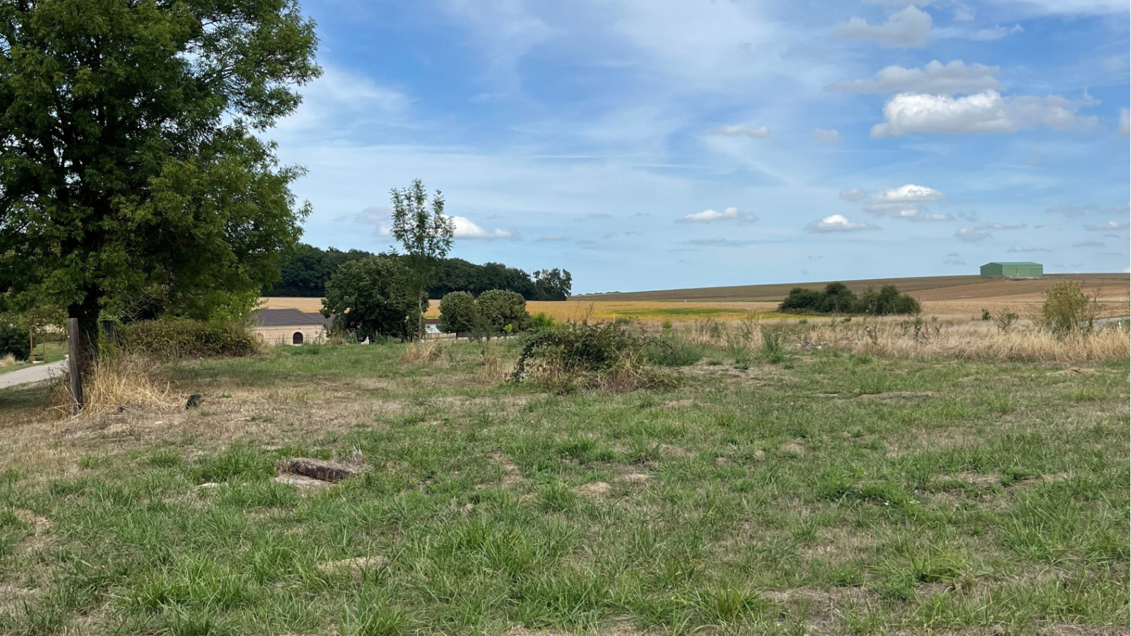 Terrain constructible de 777m2 à Chambeire/ image 1