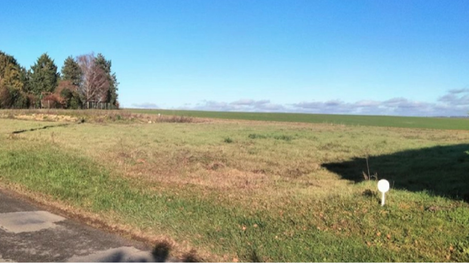 Terrain constructible de 804m2 à Yversay/ image 1