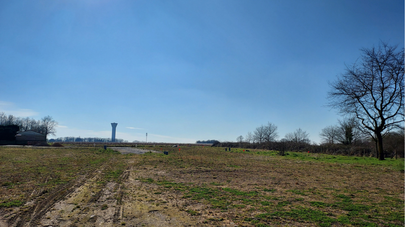Terrain constructible de 364m2 à Joué-sur-Erdre/ image 1