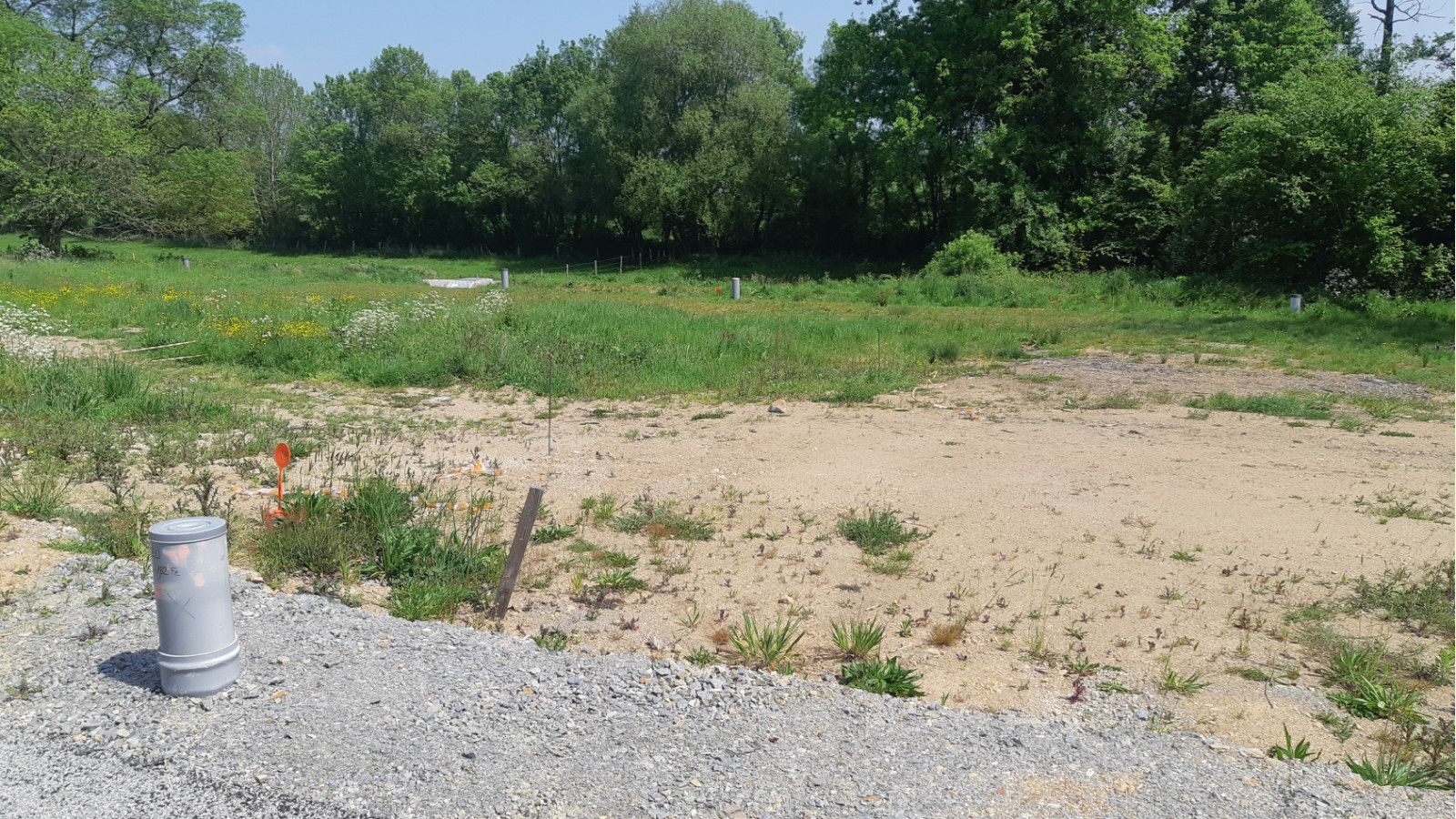 Terrain constructible de 335m2 à Domagné/ image 1