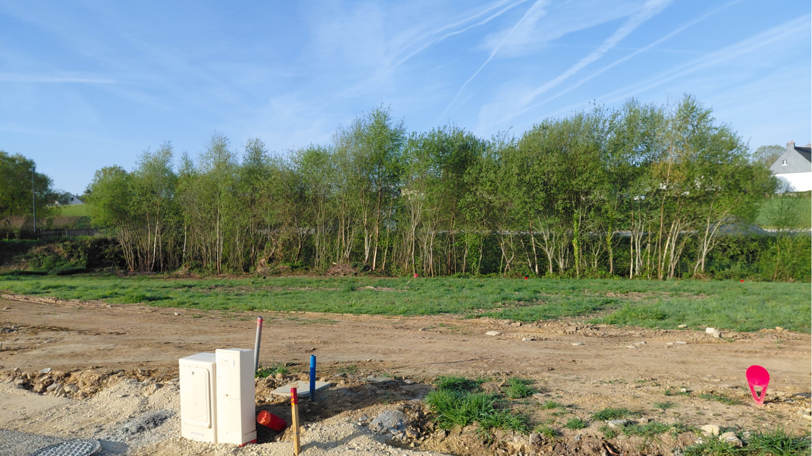 Terrain constructible de 671m2 à Locoal-Mendon/ image 1