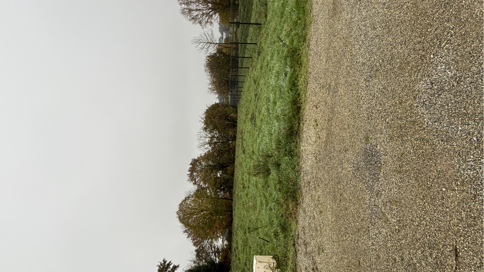 Terrain constructible de 375m2 à Molac/ image 1