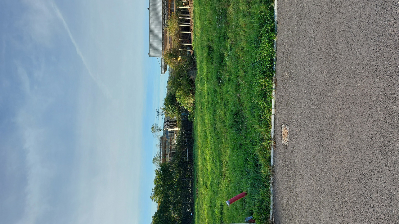 Terrain constructible de 470m2 à Berric/ image 1