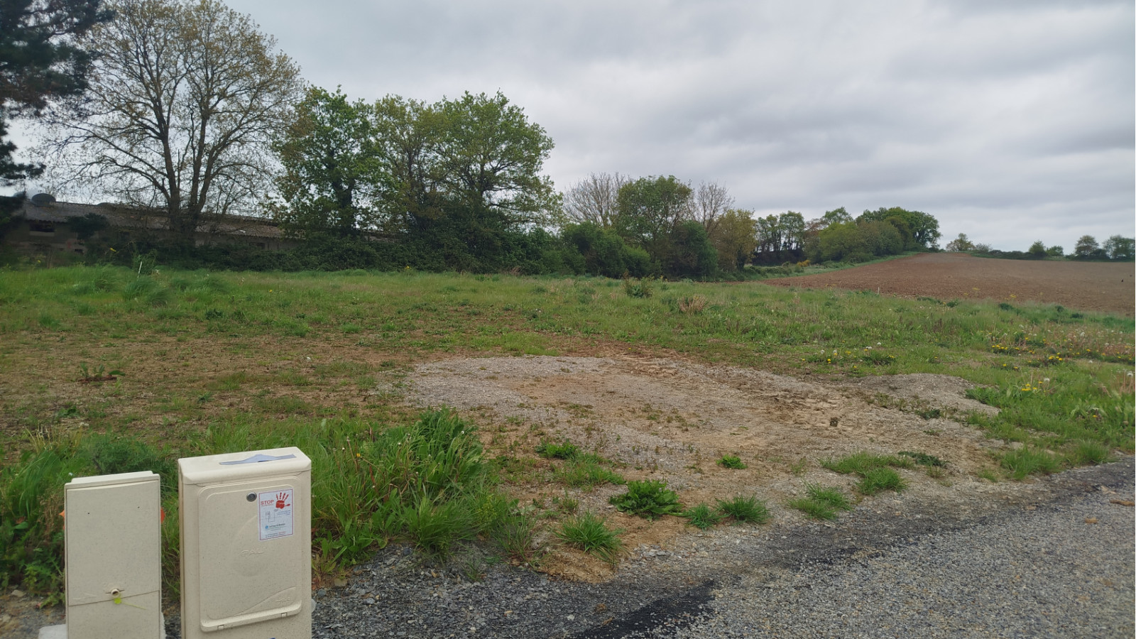 Terrain constructible de 481m2 à Rives-du-Couesnon/ image 1