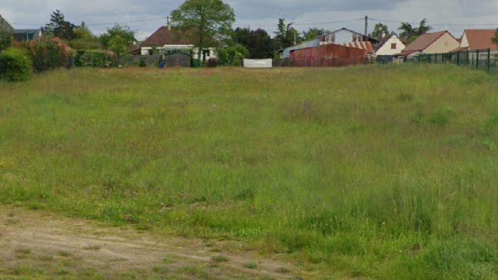 Terrain constructible de 500m2 à Cléry-Saint-André/ image 1
