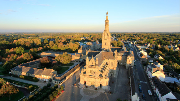 Ste_Anne_Auray.jpg
