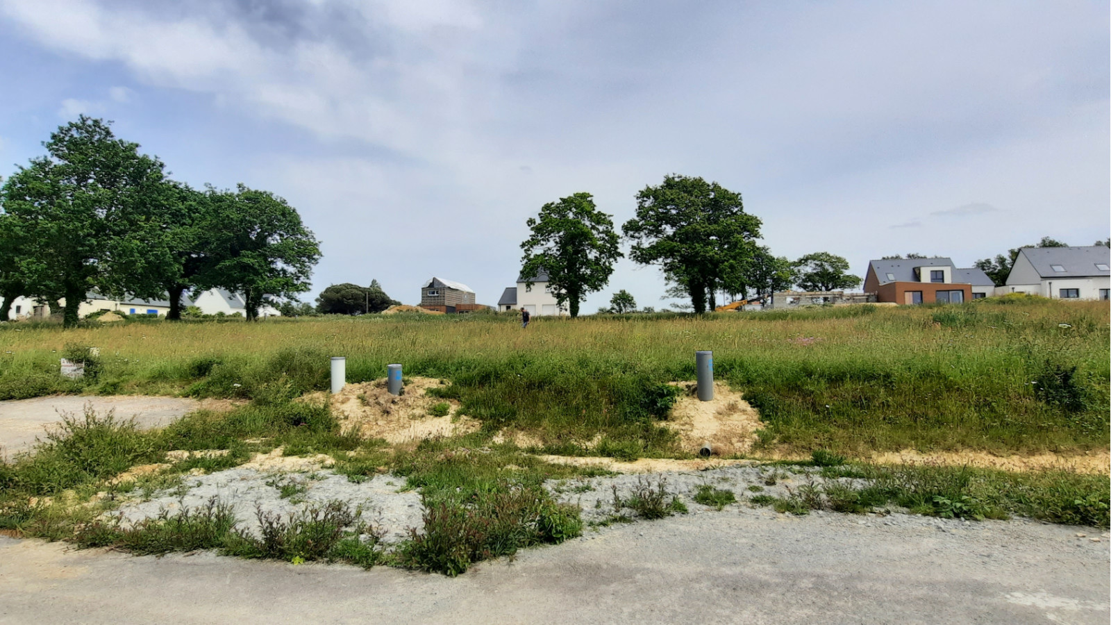 Terrain constructible de 400m2 à Saint-Aubin-des-Landes/ image 1